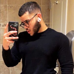 Meet your Posher, Efrain